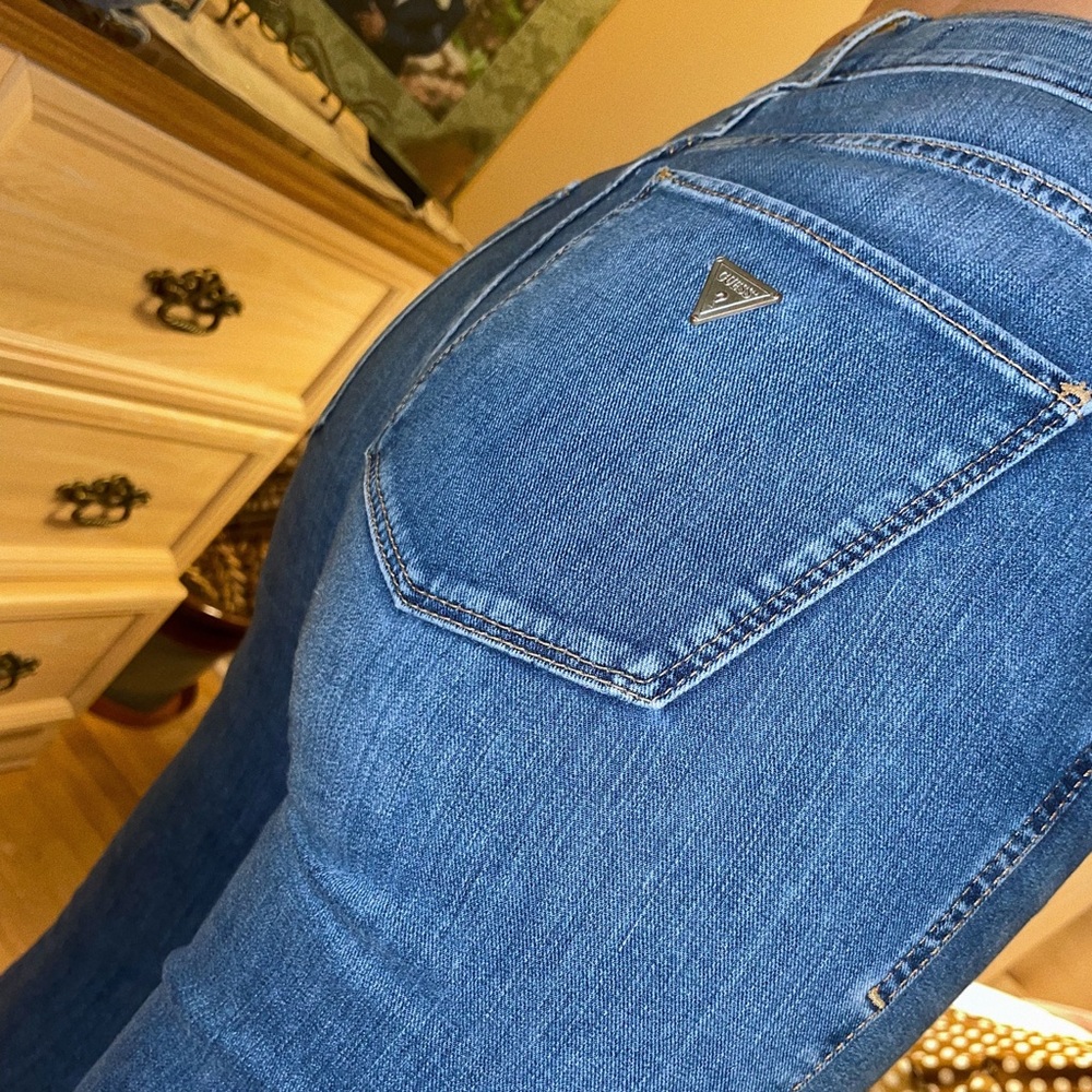 GUESS JEANS